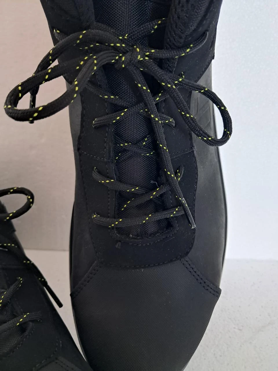 Superbes paires de chaussures de sécurité basses Kina B0900 noir / jaune - S3L F – photo 3